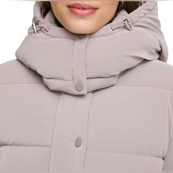 DKNY Women's Down Hooded Puffer Coat Size XSmall Color: Thistle - Picture 4 of 10